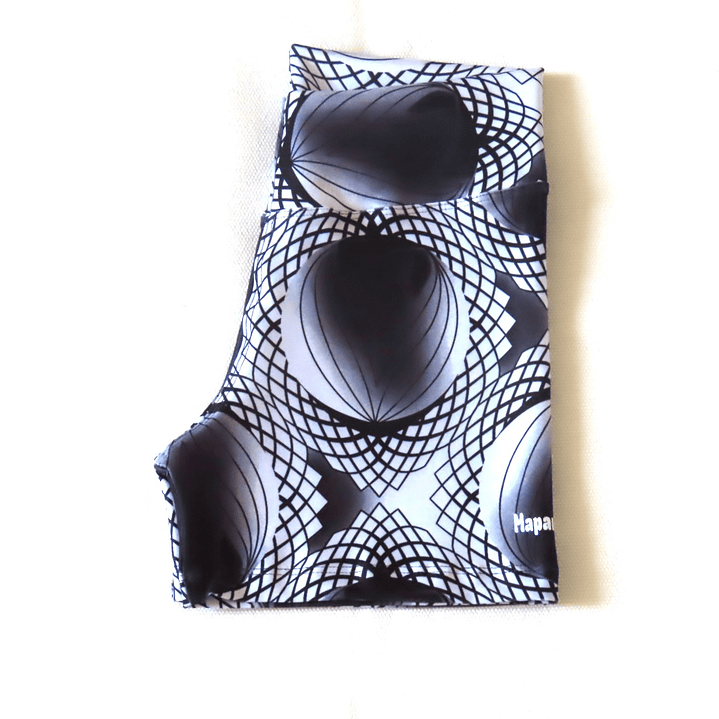 Calzas Corta  marca Activadyp SHORT SUPLEX  Estampado Negro y Blanco 3