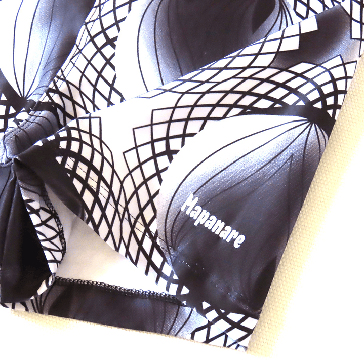 Calzas Corta  marca Activadyp SHORT SUPLEX  Estampado Negro y Blanco 4