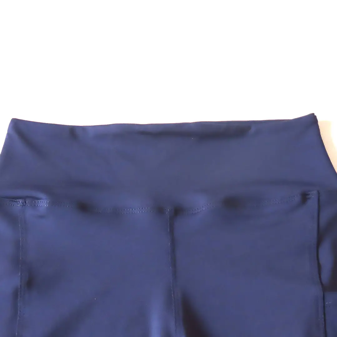 Calza Corta modelo ACTIVA -Azul Oscuro- en Lycra Suplex con costuras reforzadas, pretina alta y bolsillo lateral  5