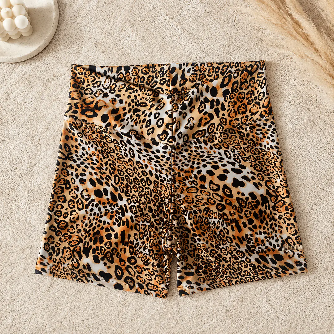 Calza Corta modelo ZEN en estampado de Animal Print elaborada en  Lycra con costuras reforzadas  2