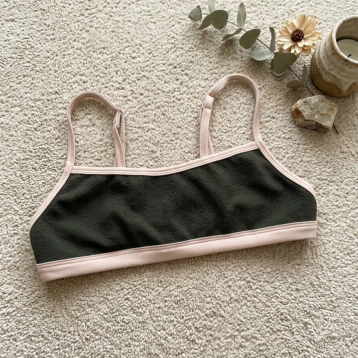 Bikini  ZOE Verde Musgo y Beige, bottoms  tipo colaless regulable 4