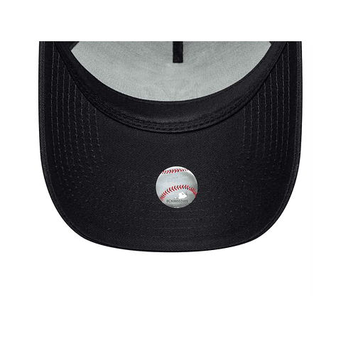 NEW ERA 940 AF TRUCKER OUTLINE EF TRUCKER NEYYAN NVYSFB