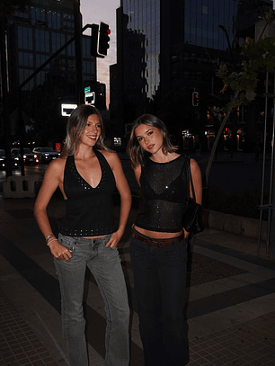 Top halter tachas negro