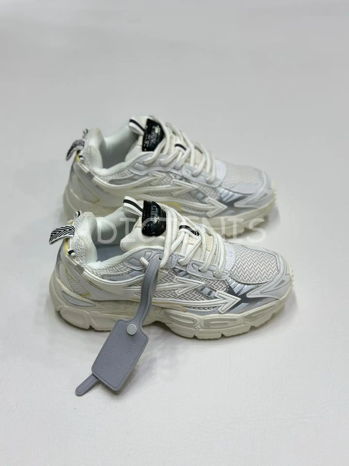 OFF WHITE Be Right White 4
