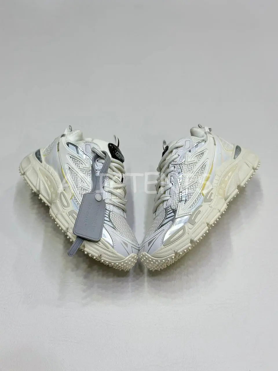 OFF WHITE Be Right White 1