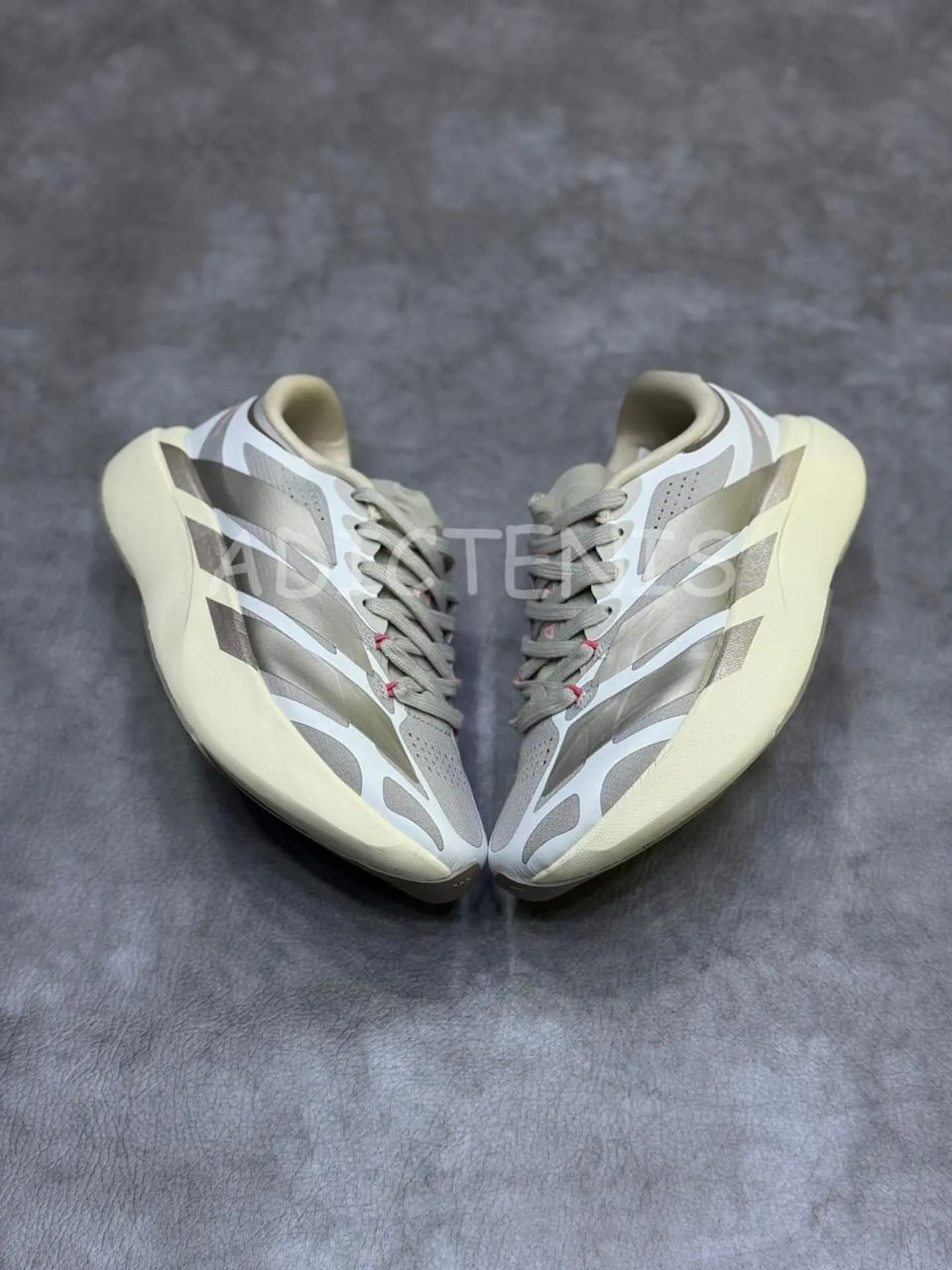 Adidas Tenis ADIZERO EVO SL ATR - Beige 1