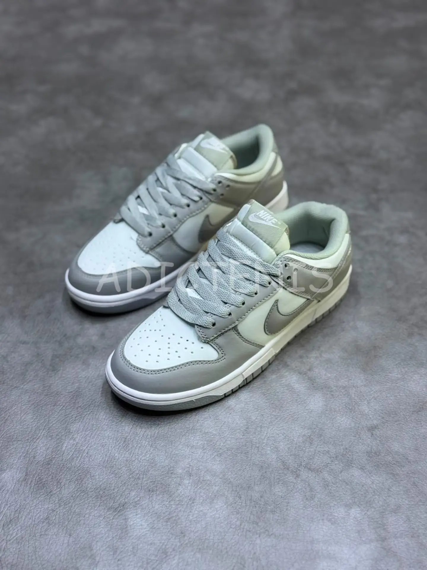 Nike SB Dunk Low Grey 4