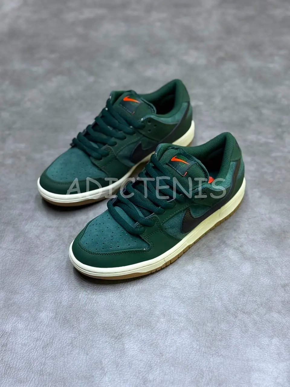 Nike SB Dunk Low Pro ISO 