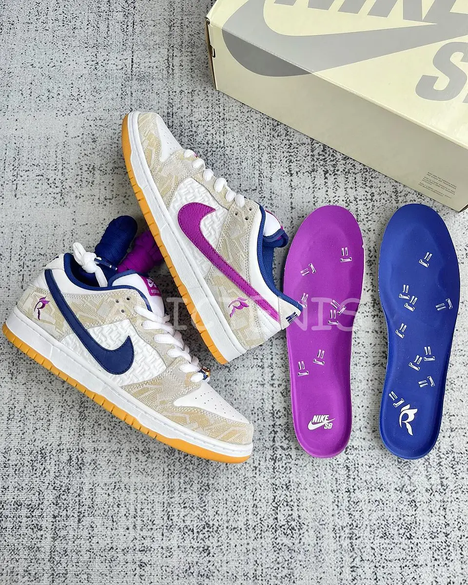 Nike SB x Rayssa Leal Dunk Low QS White Gum Blue Pink 3