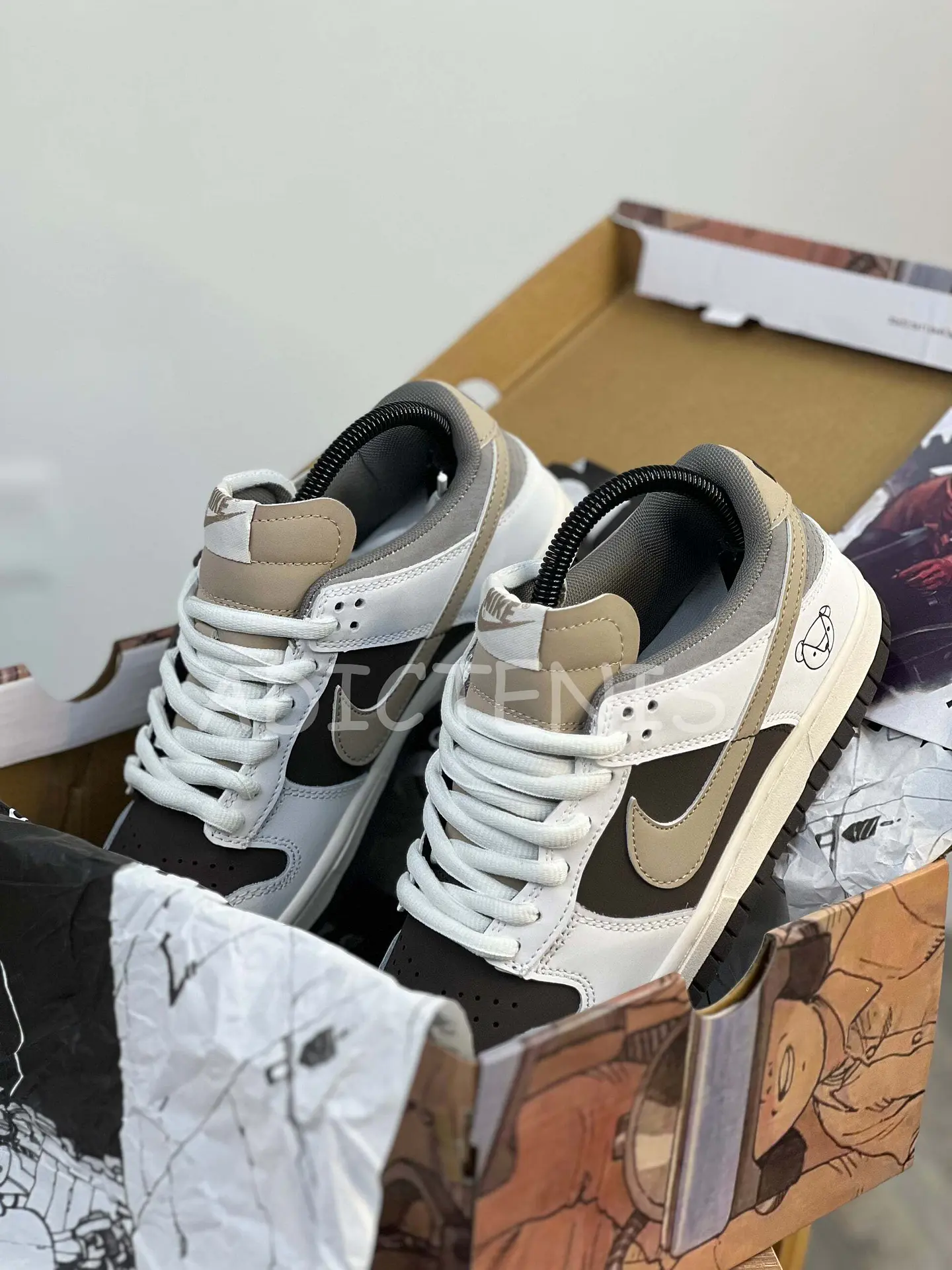 Nike Dunk SB low Otomo 2