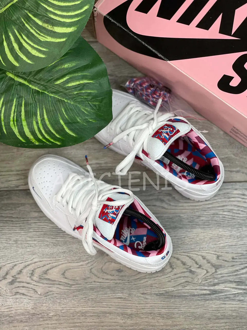 Nike SB Dunk Low 4