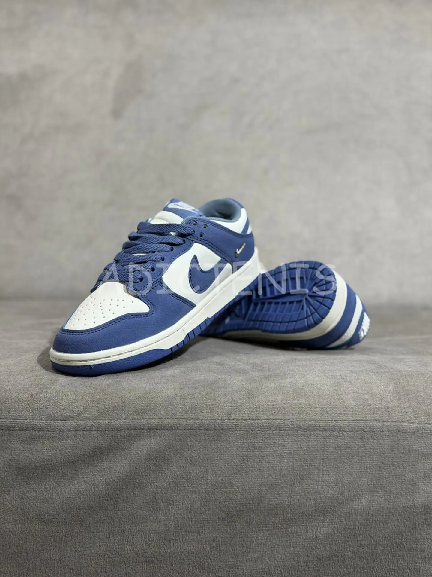 Nike Dunk Low Swoosh metálico 3