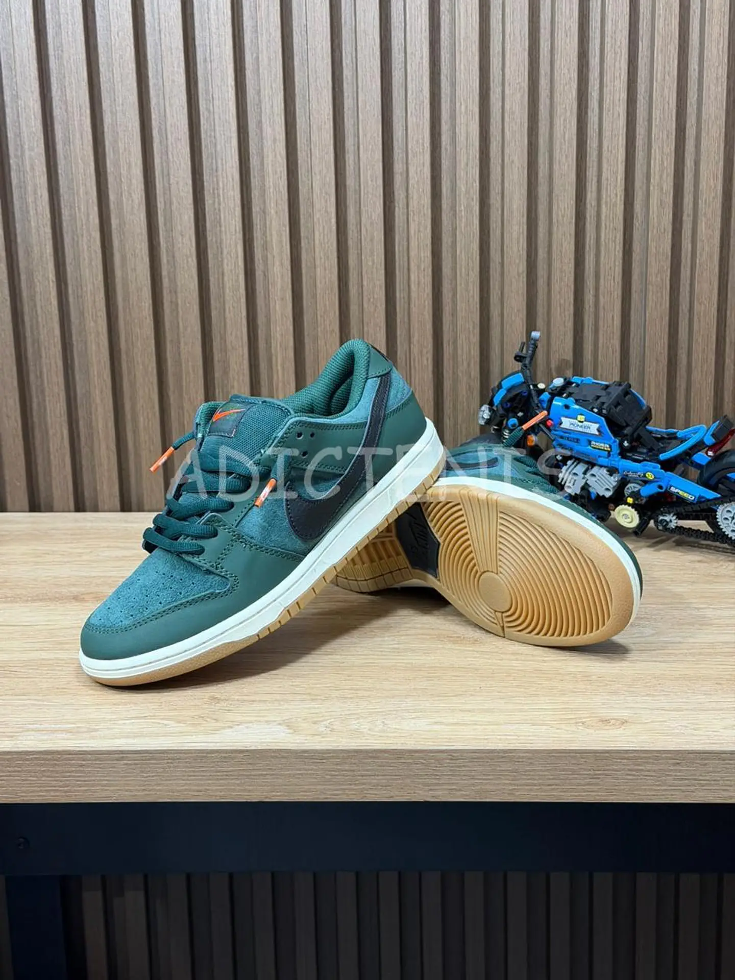 Nike SB Dunk Low Pro ISO 