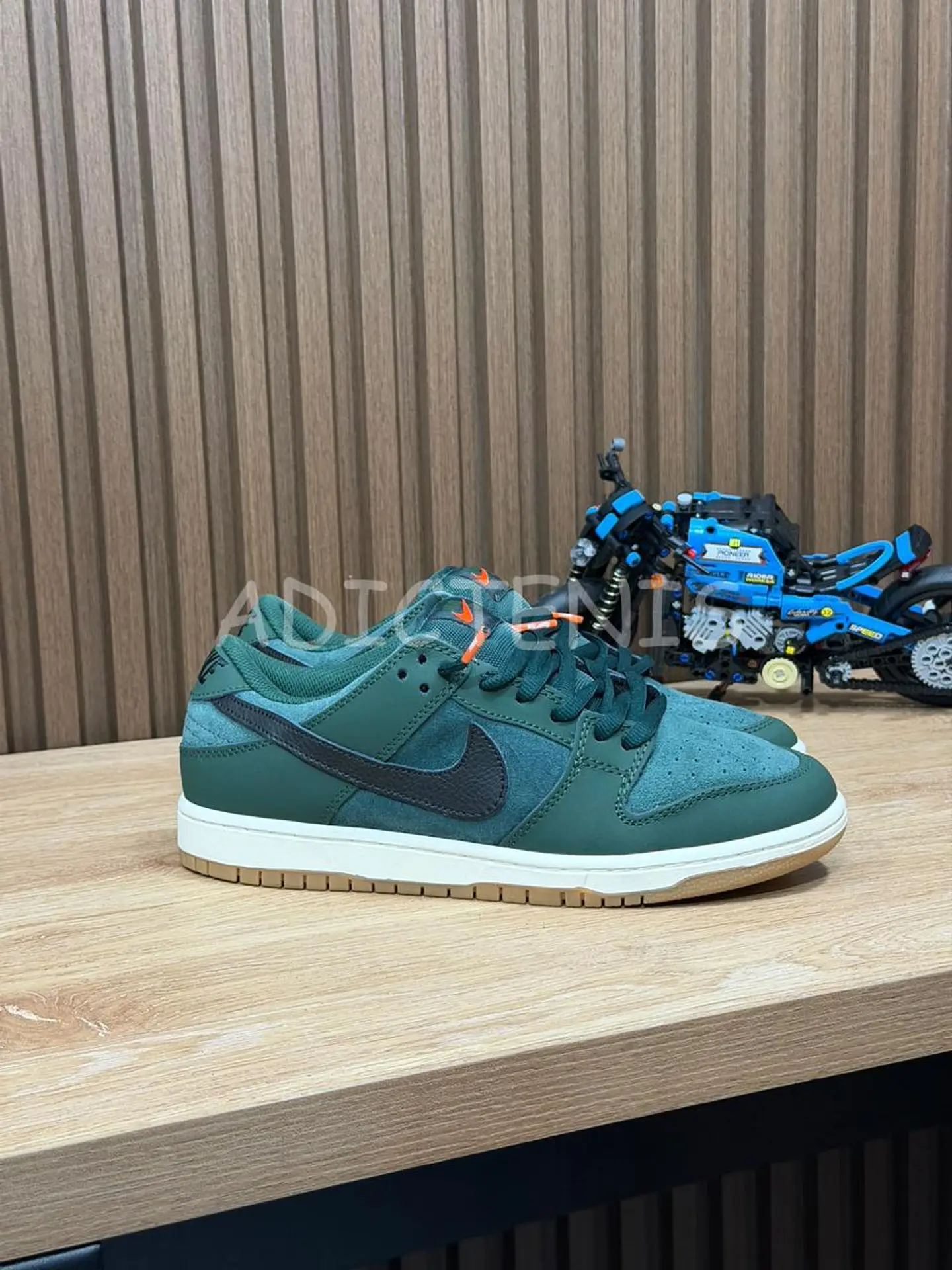 Nike SB Dunk Low Pro ISO 