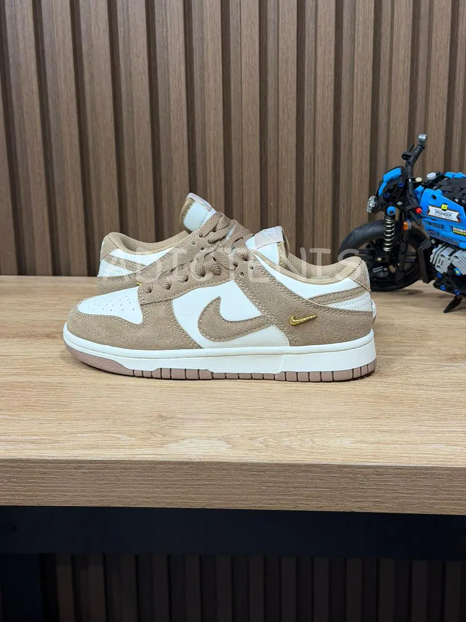 Nike Dunk Low Mocha 1