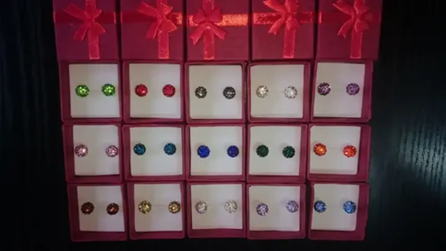 Aros Colores Cristales Incrustados X8 Par + Caja Regalo Joya 2