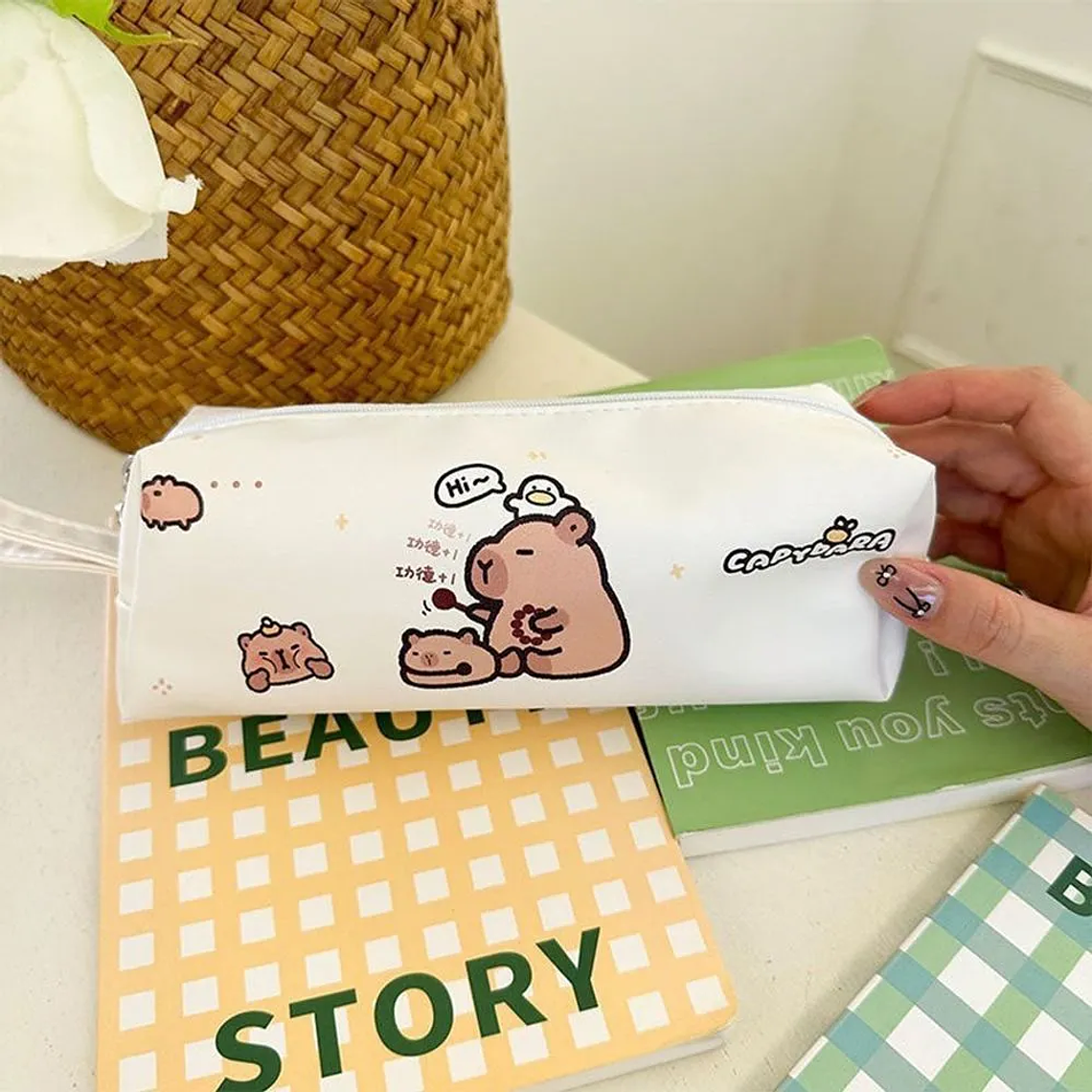 Estuche Capibara Kawaii 3