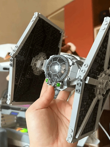 🛸 Caza TIE Imperial – Modelo Armable de Colección 3