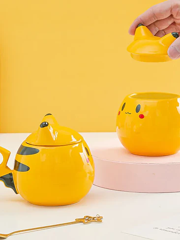 ⚡ ¡TAZÓN MUG DE CERÁMICA PREMIUM PIKACHU CON TAPA REMOVIBLE DE OREJAS! 🐹💛 3