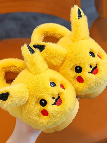 🐾 ¡PISADAS LLENAS DE MAGIA! PANTUFLAS DE PELUCHE ULTRA SUAVES DE PIKACHU Y CINNAMOROLL 🐾 1