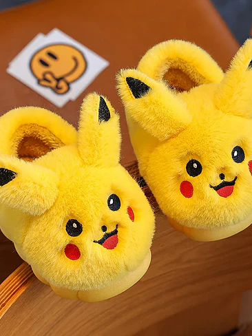 🐾 ¡PISADAS LLENAS DE MAGIA! PANTUFLAS DE PELUCHE ULTRA SUAVES DE PIKACHU Y CINNAMOROLL 🐾 7