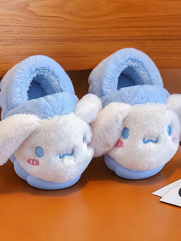 🐾 ¡PISADAS LLENAS DE MAGIA! PANTUFLAS DE PELUCHE ULTRA SUAVES DE PIKACHU Y CINNAMOROLL 🐾 9