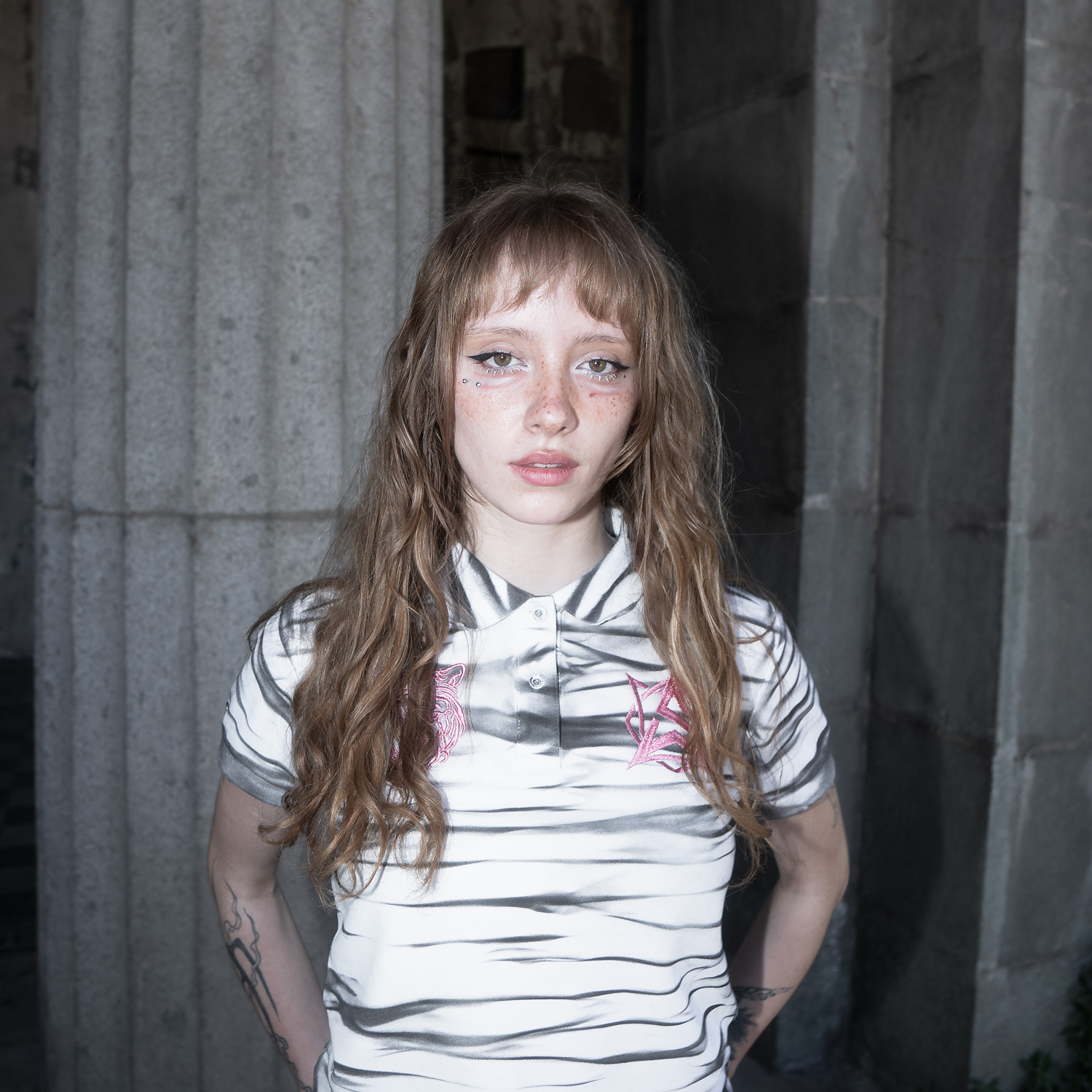 TIGER LAUREN WHITE (PINK) 1