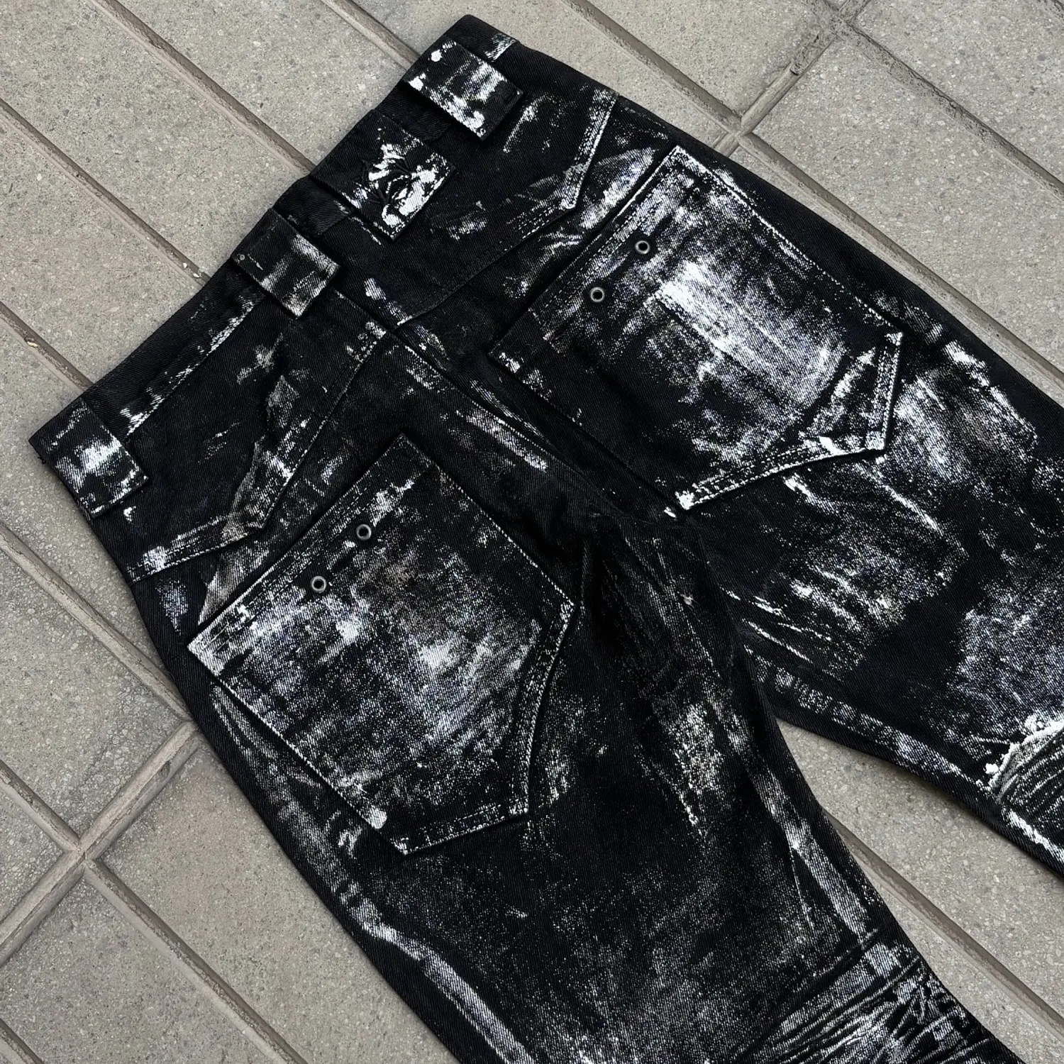 SILVER NIGHT CREASE  3