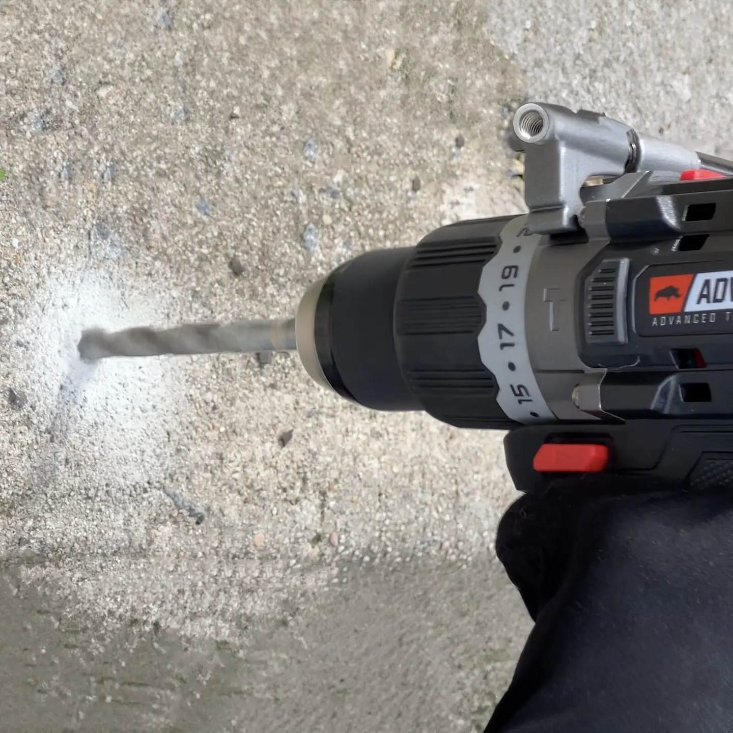 TALADRO DE IMPACTO 20 V CON MOTOR BRUSHLESS 3