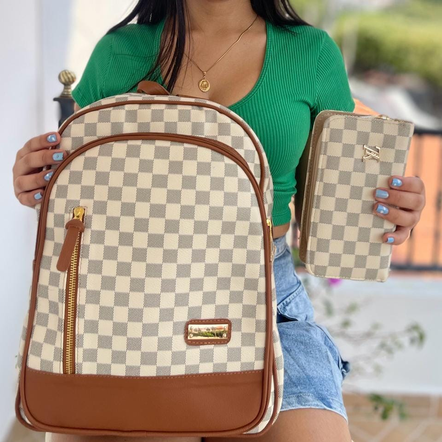 Bolso Morral y Monedero LV 3