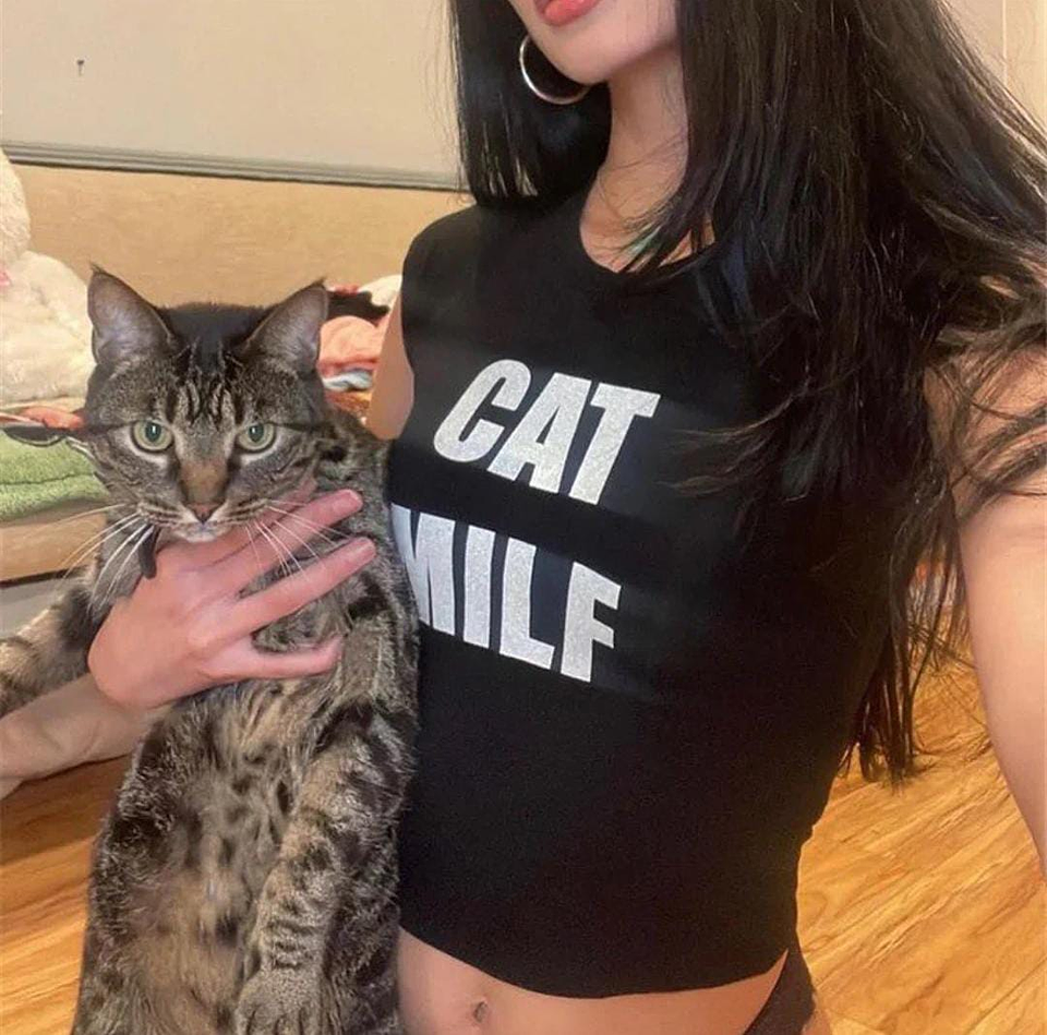 Polera Cat MILF 1