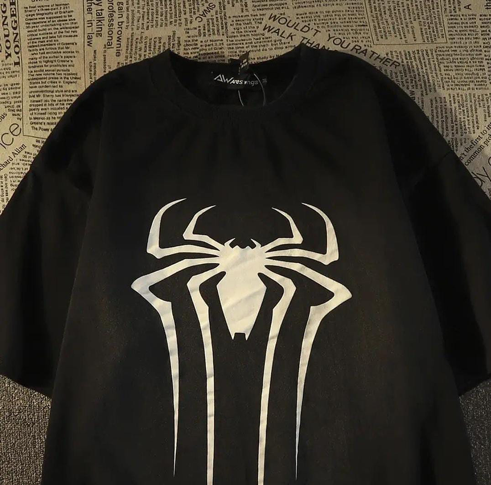 Polera Arácnida 2