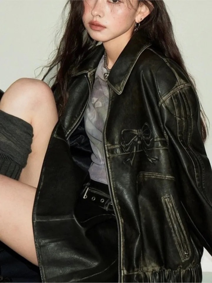 Chaqueta de cuero vegano coquette 4