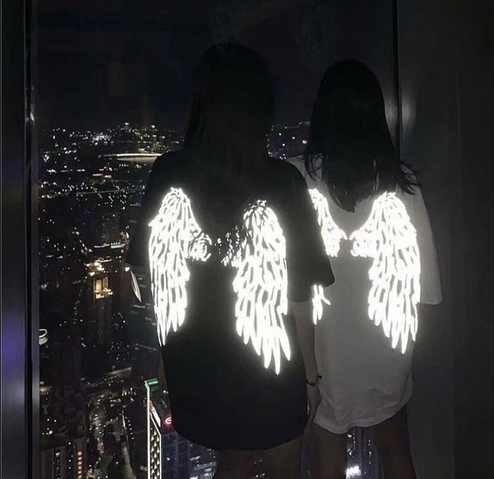 Polera alas brilla en la oscuridad 2