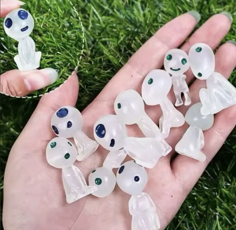 Figuras de kodama el espíritu del bosque - Studio Ghibli  2