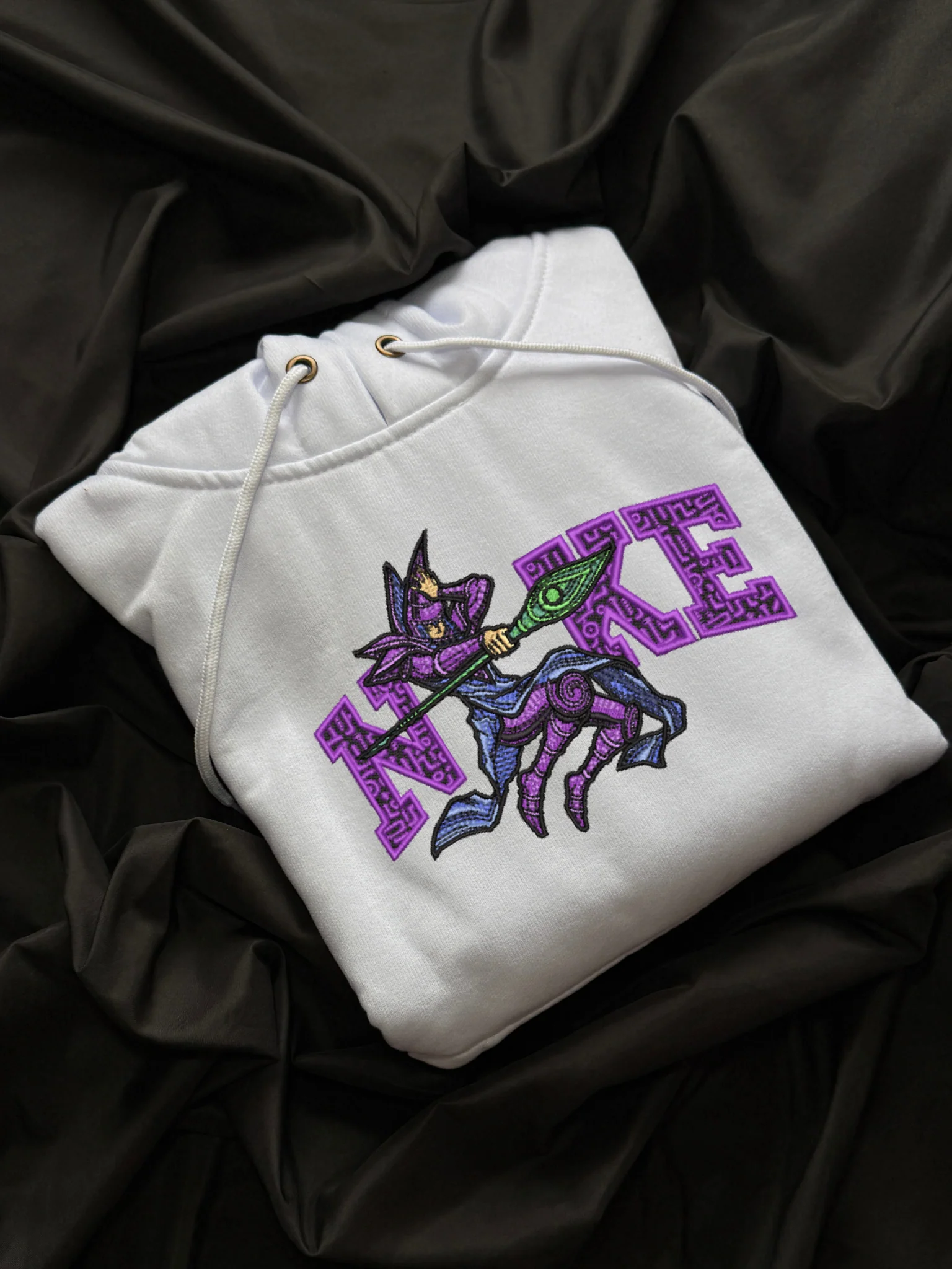 Hoodie Bordado Dark Magician Mago Oscuro – Yu-Gi-Oh! | Ziza Brand 2