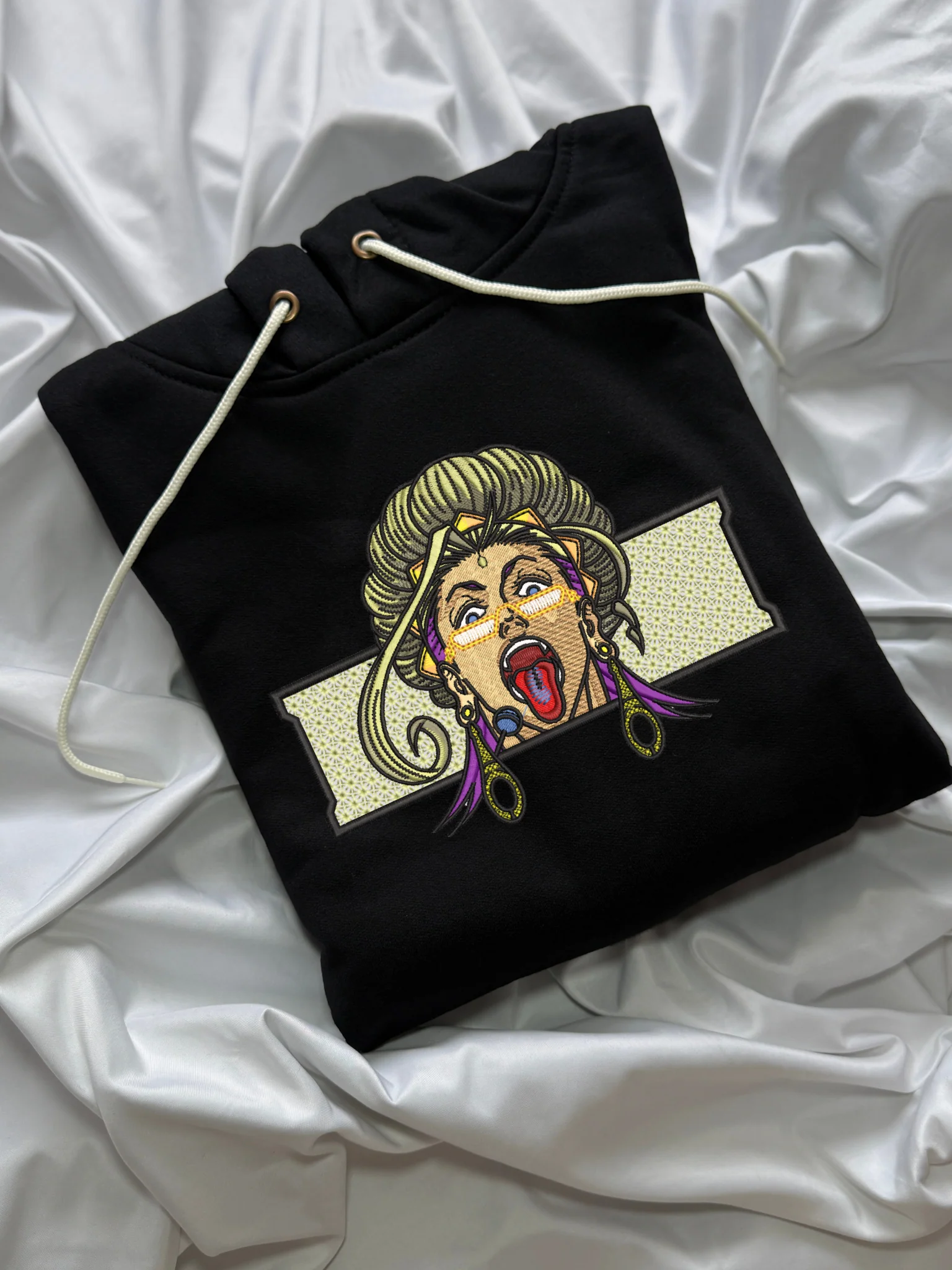 Hoodie Bordado Yor Forger Nike Style – Spy x Family | Ziza Brand 2