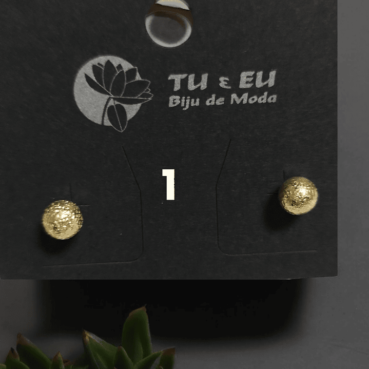 Brincos bola dourada metal 1