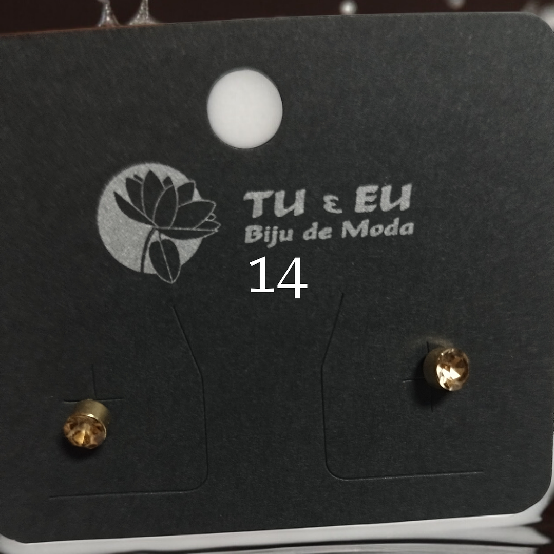 Brincos com pedrinha bege 1