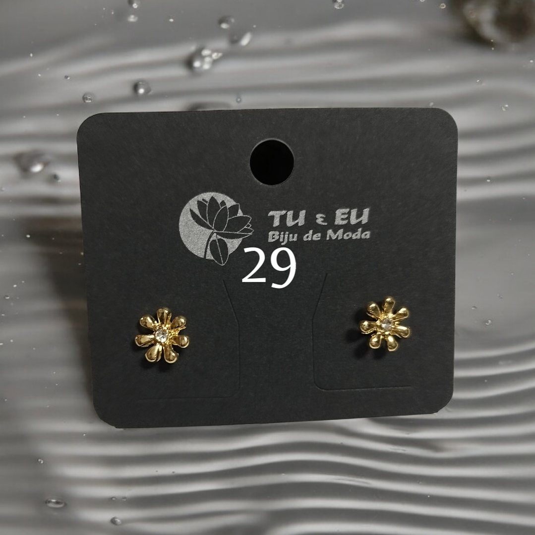 Brincos dourados com pedrinha  1