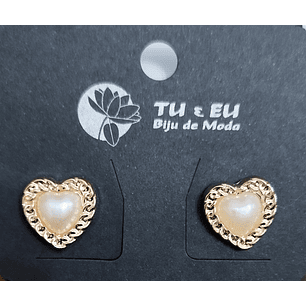 Brincos coração dourado com pérola 