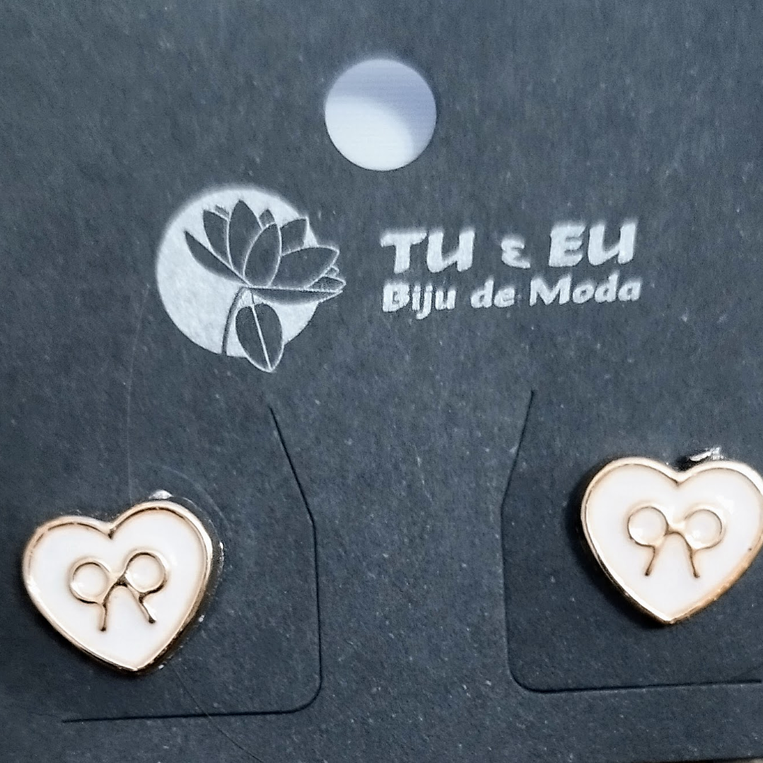 Brincos cor pérola coração  1