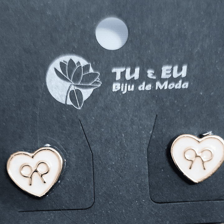 Brincos cor pérola coração  1
