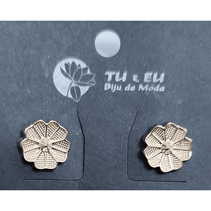 Brincos dourados flor