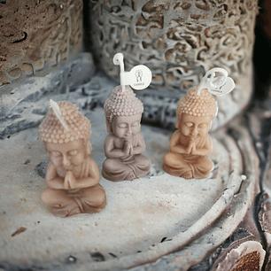 Velas budas a orar
