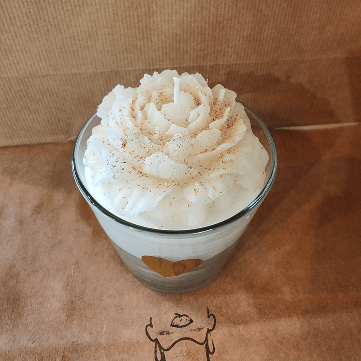 Vela em copo branca com peónia branca e folha de ouro  3