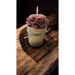 Vela tons castanho com pedrinhas