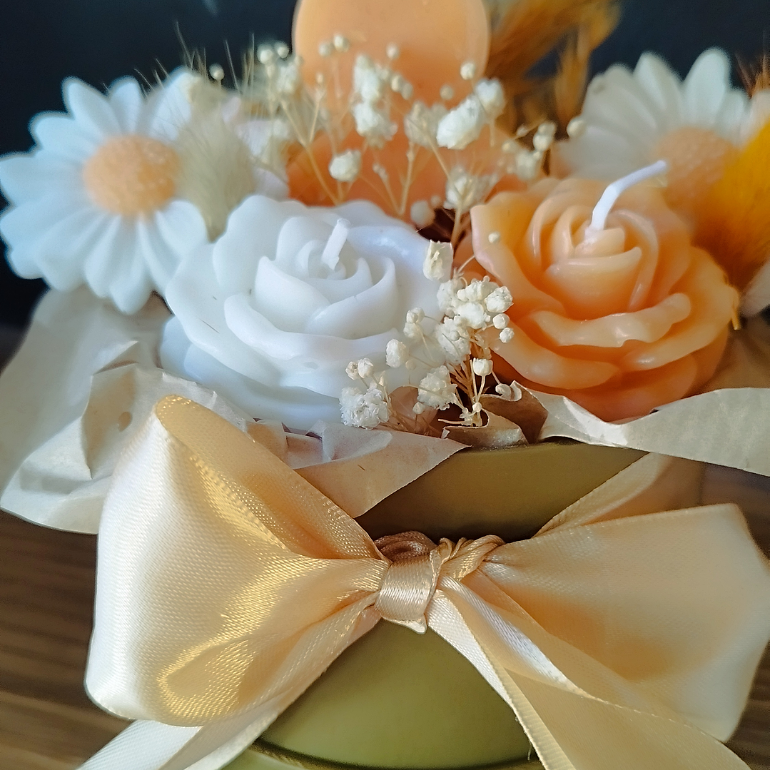 Arranjo flores vela com coelhinho 2