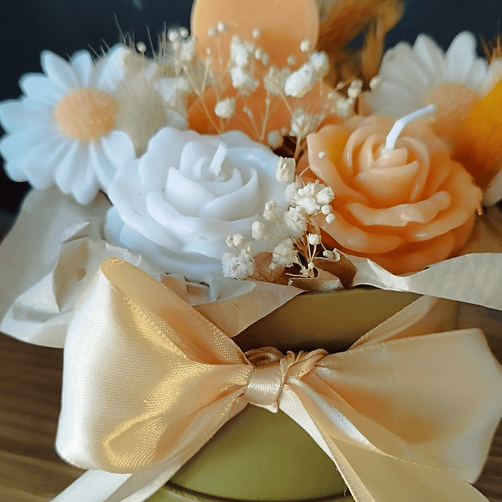 Arranjo flores vela com coelhinho 2