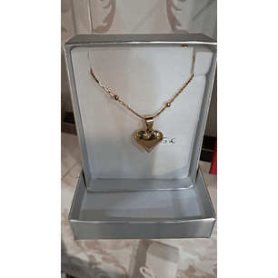 Colar em aço inoxidável dourado com coração 